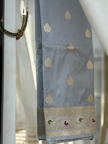 GREY BANARASI MEENAKARI HAND WOVEN PURE SILK SARI