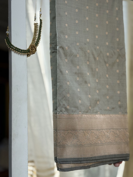 GREY BANARASI HAND WOVEN PURE SILK SARI