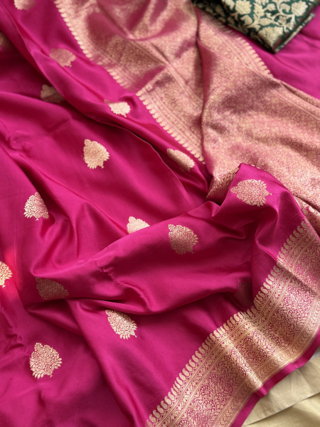 MAGENTA BANARASI HAND WOVEN PURE MASHRU SILK SARI