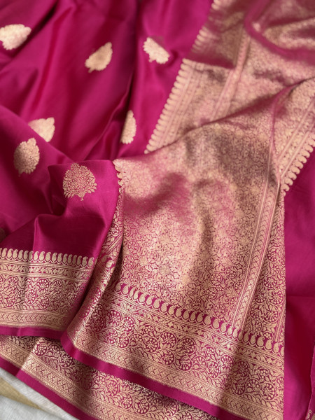MAGENTA BANARASI HAND WOVEN PURE MASHRU SILK SARI