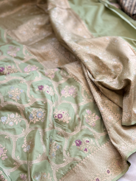 PISTA GREEN BANARASI MEENAKARI HAND WOVEN PURE SILK SARI