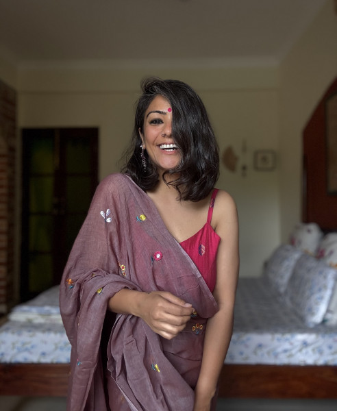DUSTY TAUPE BROWN COTTON MULMUL EMBROIDERED SARI