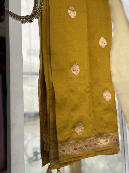 MUSTARD BANARASI MEENAKARI HAND WOVEN PURE SILK SARI
