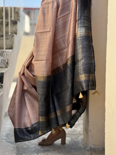 SALMON-CHARCOAL HAND WOVEN TUSSAR SILK SARI