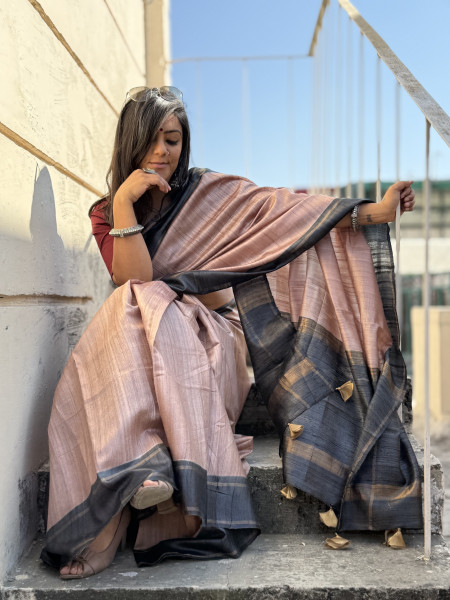 SALMON-CHARCOAL HAND WOVEN TUSSAR SILK SARI