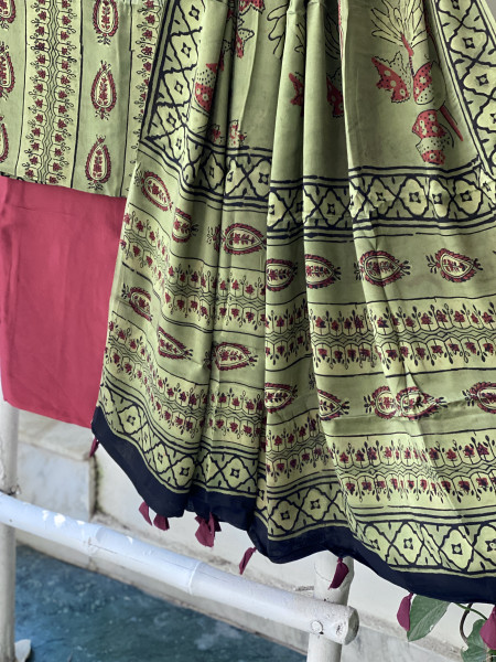 MEHNDI GREEN AJRAKH MODAL SILK DUPATTA SET