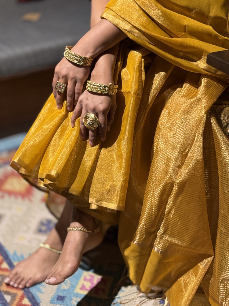 Image of 'SWARNA' YELLOW ZARI WOVEN MAHESHWARI SILK  SARI