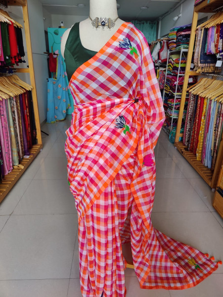 Checks Mul Saree with Floral Embroidery