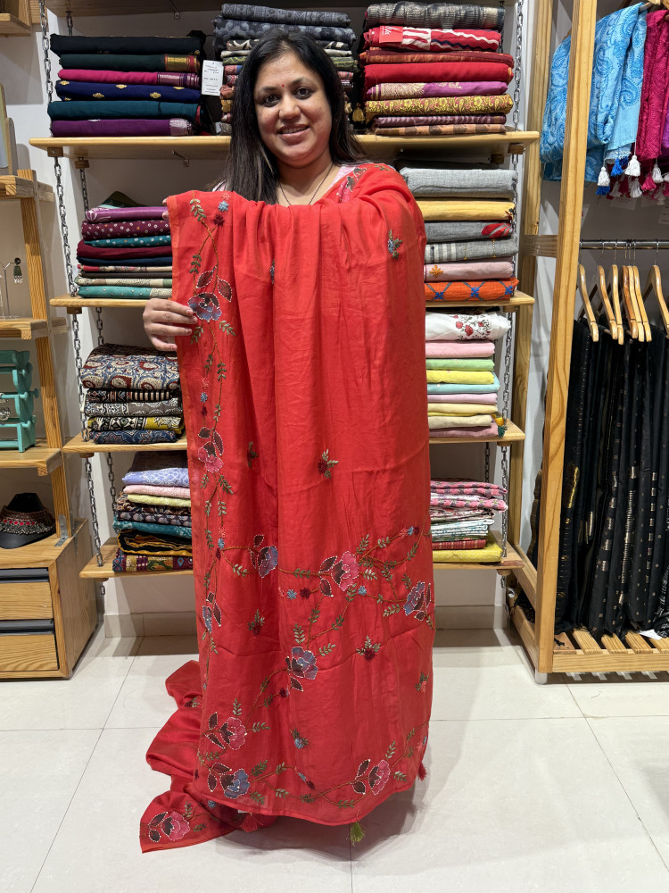 Image of Mul chanderi Handpaint and Handwork Saree - Red