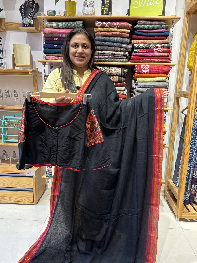 Image of Mul cotton saree with Kalamkari patchwork blouse in Black