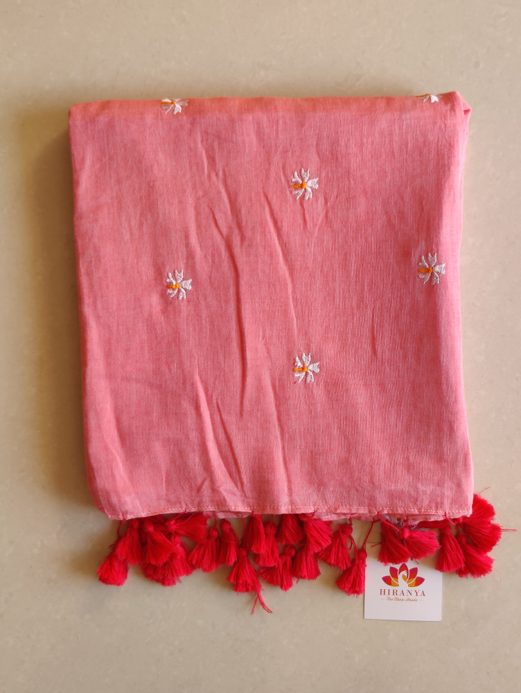 Image of Prajakta Embroidered Mul Saree - Peach