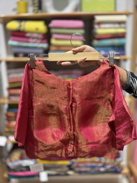 Tissue Zipper Free Size Padded Blouse