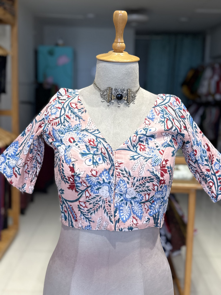 Image of Size 36- Printed Stretchable Blouse