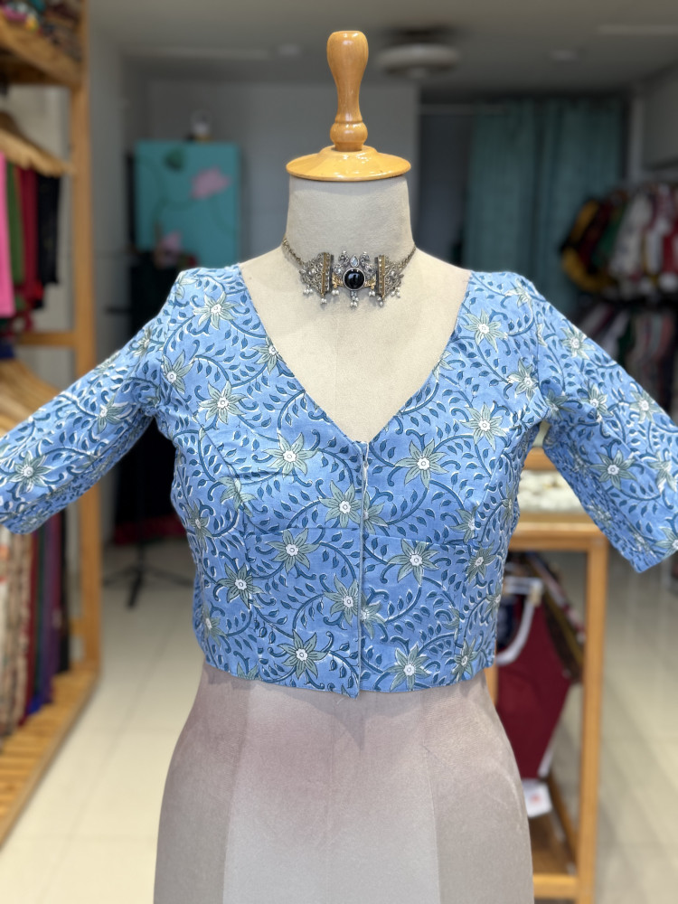 Image of Size 36- Printed Stretchable Blouse