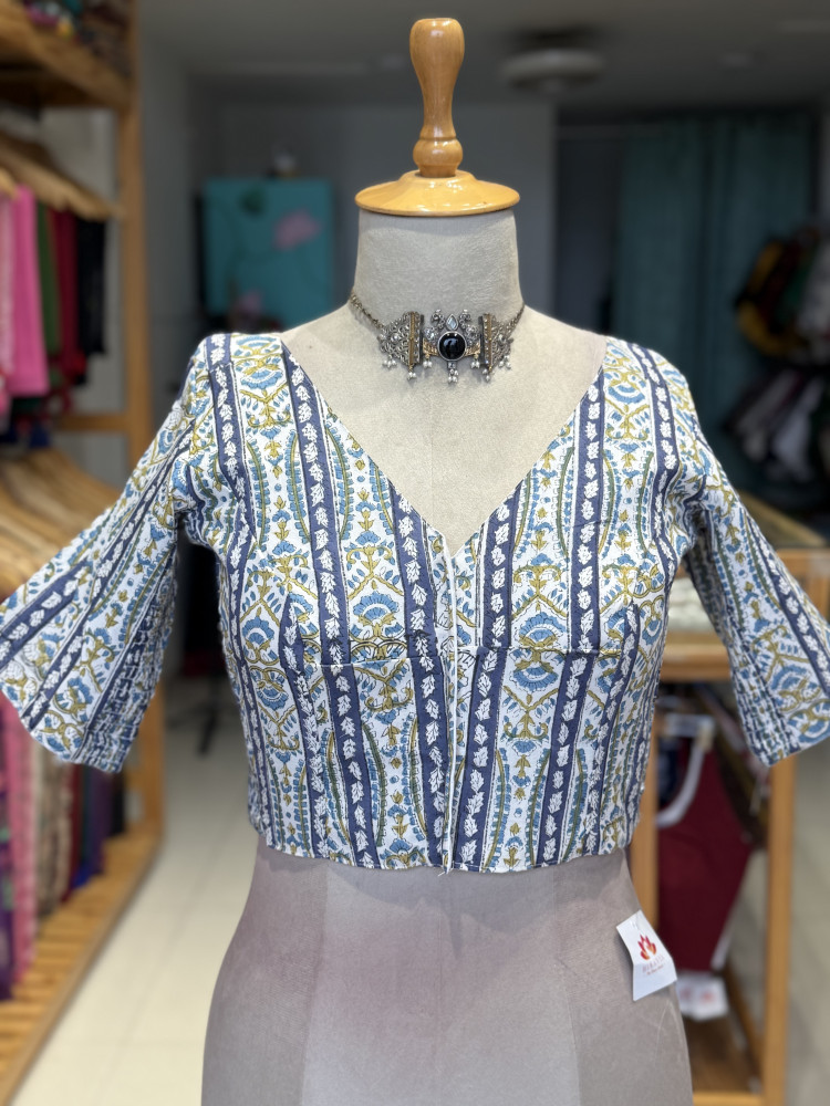 Image of Size 36- Printed Stretchable Blouse