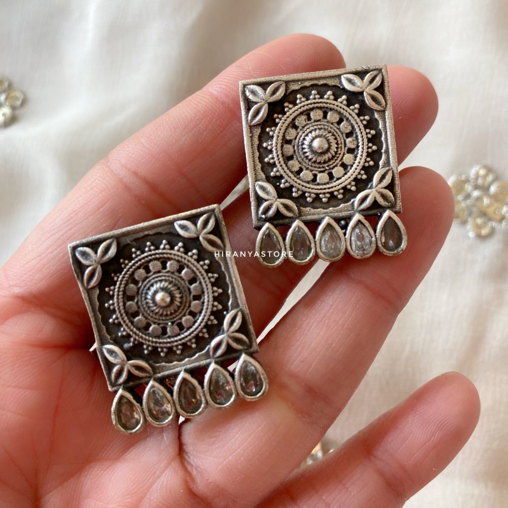 Earrings 2025 below 500