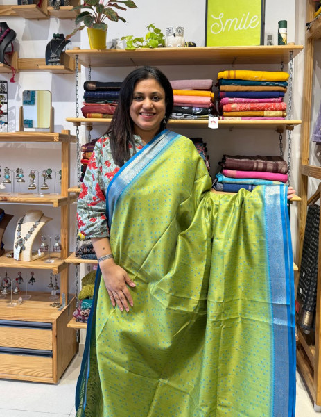 Semi Silk- Bandhani Print Patola Pallu | Green