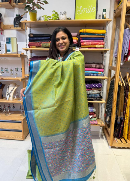 Semi Silk- Bandhani Print Patola Pallu | Green