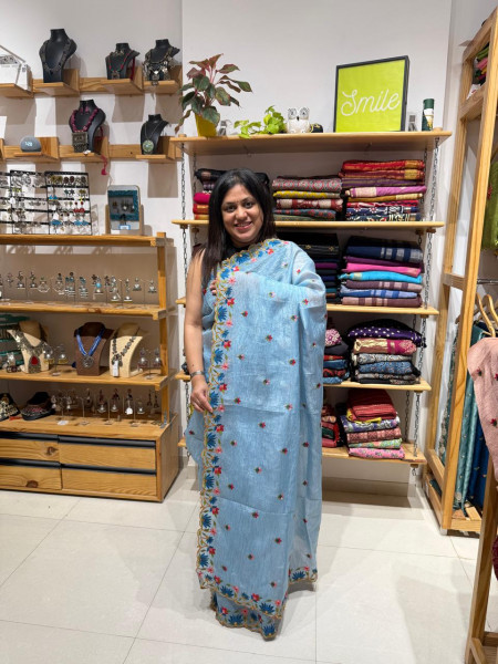 Floral Border Crush Saree | Ice Blue