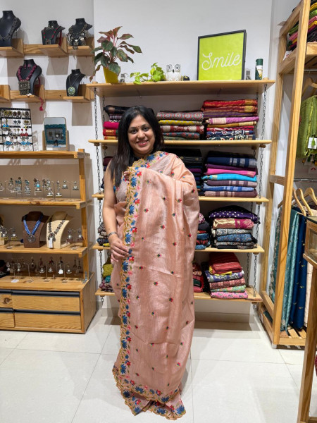 Floral Border Crush Saree | Peach