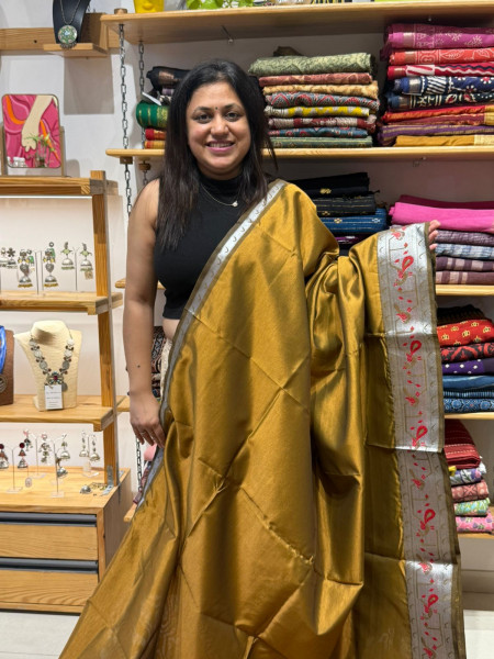 Mangalgiri with Paithani Border in Dull Golden