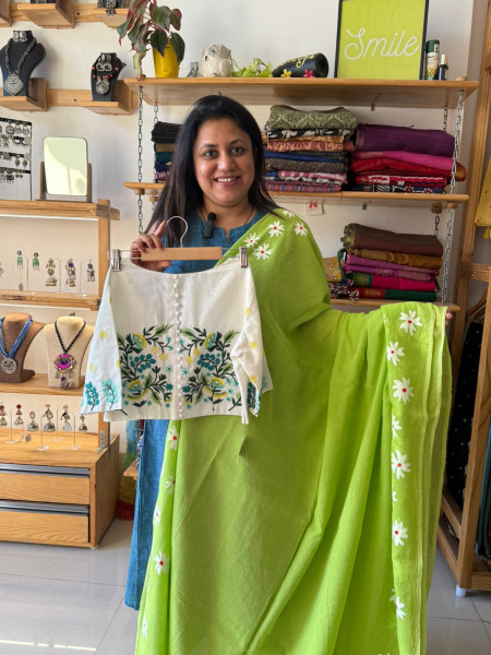 Lime Green MUL SAREE & White Embroidery BLOUSE COMBO