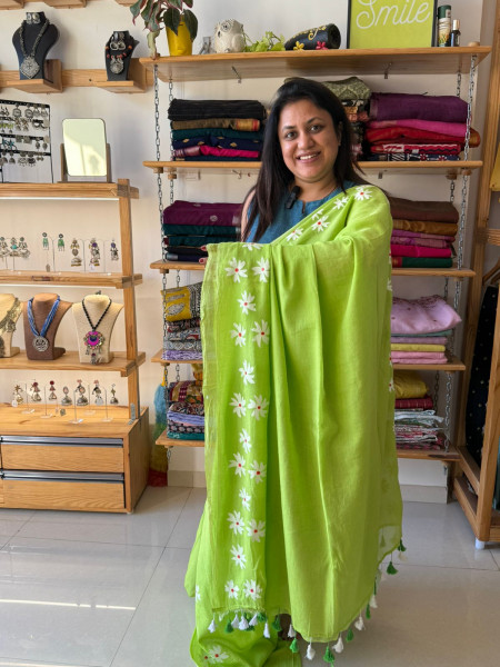Lime Green MUL SAREE & White Embroidery BLOUSE COMBO