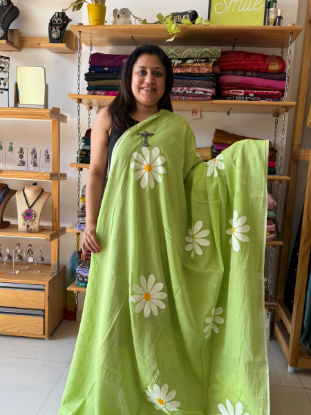 Combo Green Sunflower Saree with White Embroidered Blouse