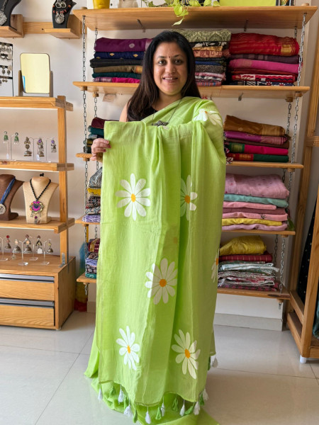 Combo Green Sunflower Saree with White Embroidered Blouse