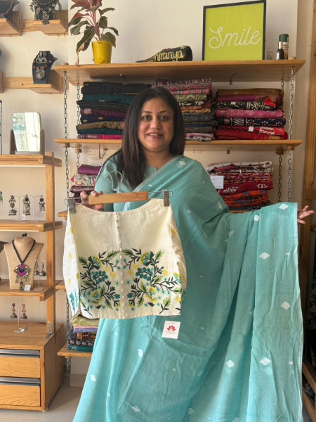 Mul Jamdani Saree with White Embroidered Blouse