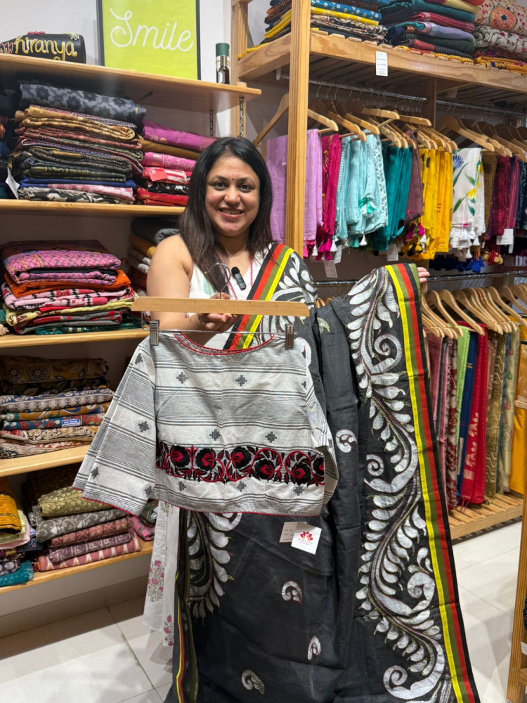 Image of Handpainted  &amp; Handwork Cotton Saree with White Embroidered Blouse