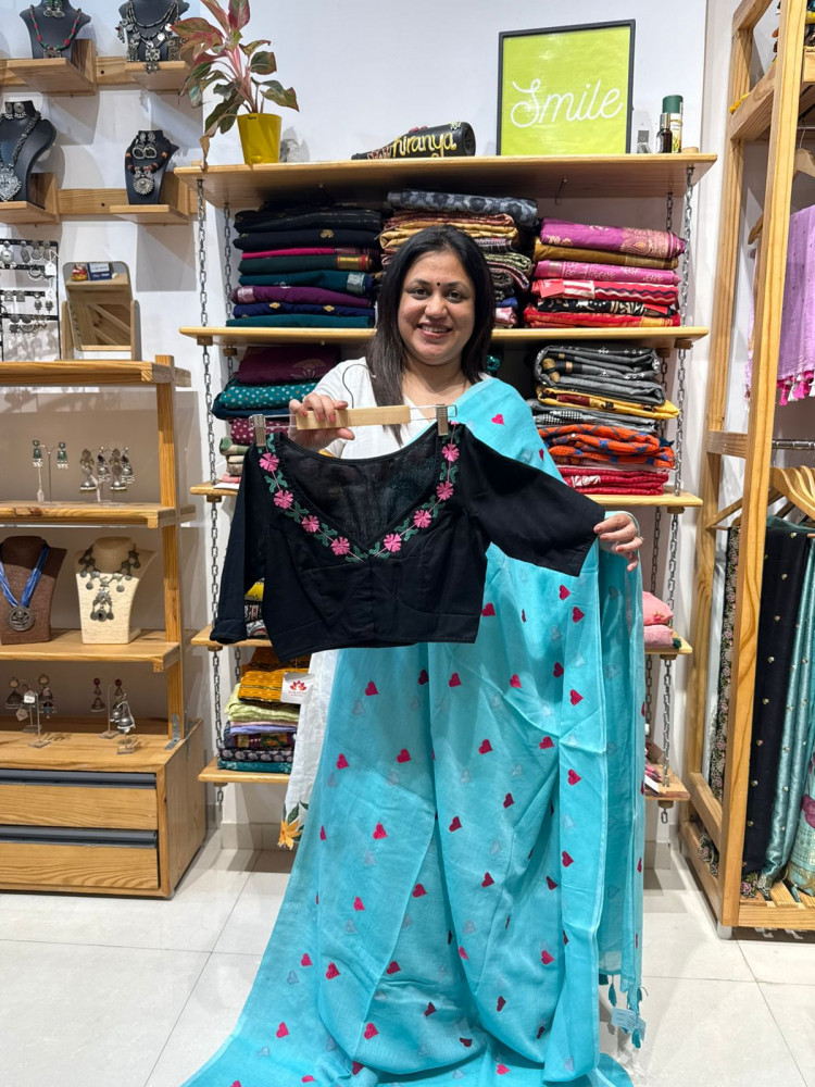 Image of Hearts Mul Saree &amp; Black Blouse