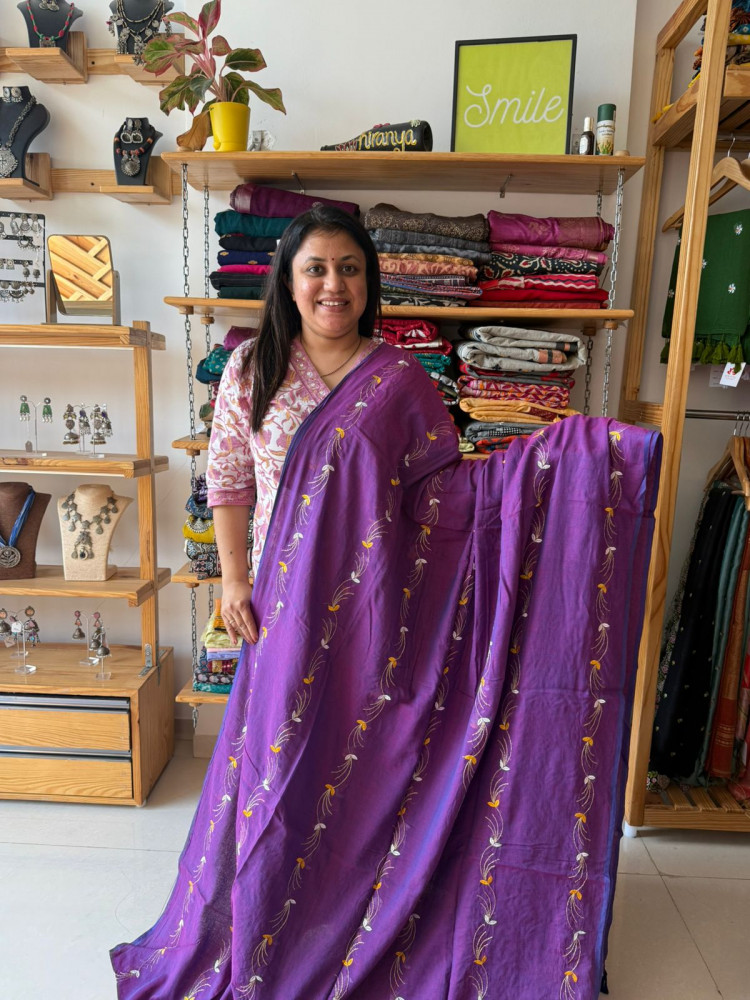 Image of Machine Embroidered Mul Saree - Purple
