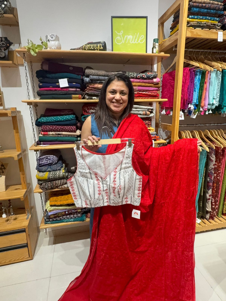 Image of Red Chikankari Saree Sleeveless Blouse Combo