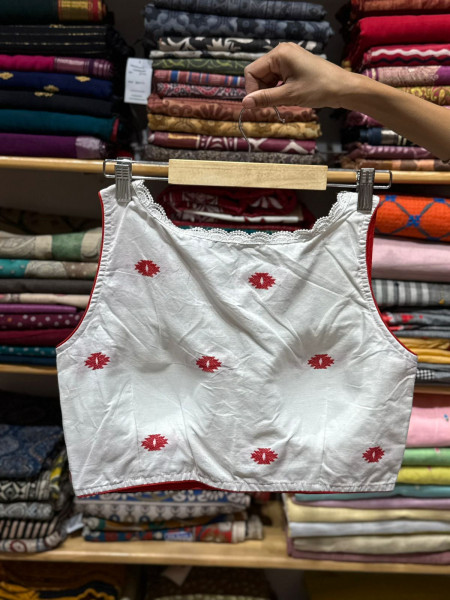 Sleeveless Jamdani Padded Blouse - Free Size