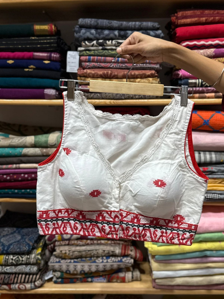 Image of Sleeveless Jamdani Padded Blouse - Free Size