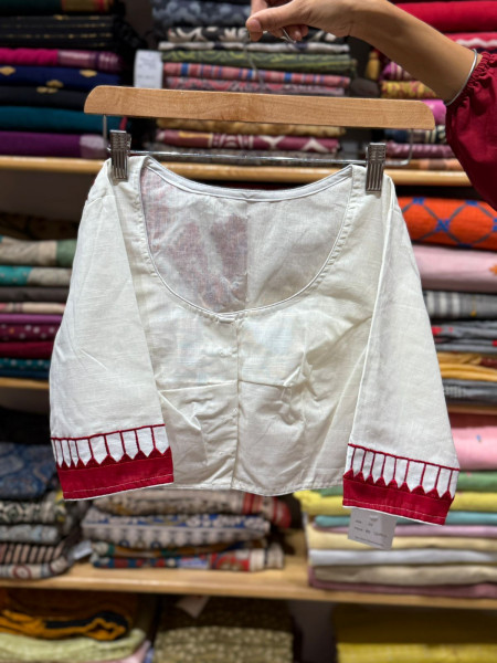 Prajakta Flower Saree in Mul Cotton with White Embroidered Blouse