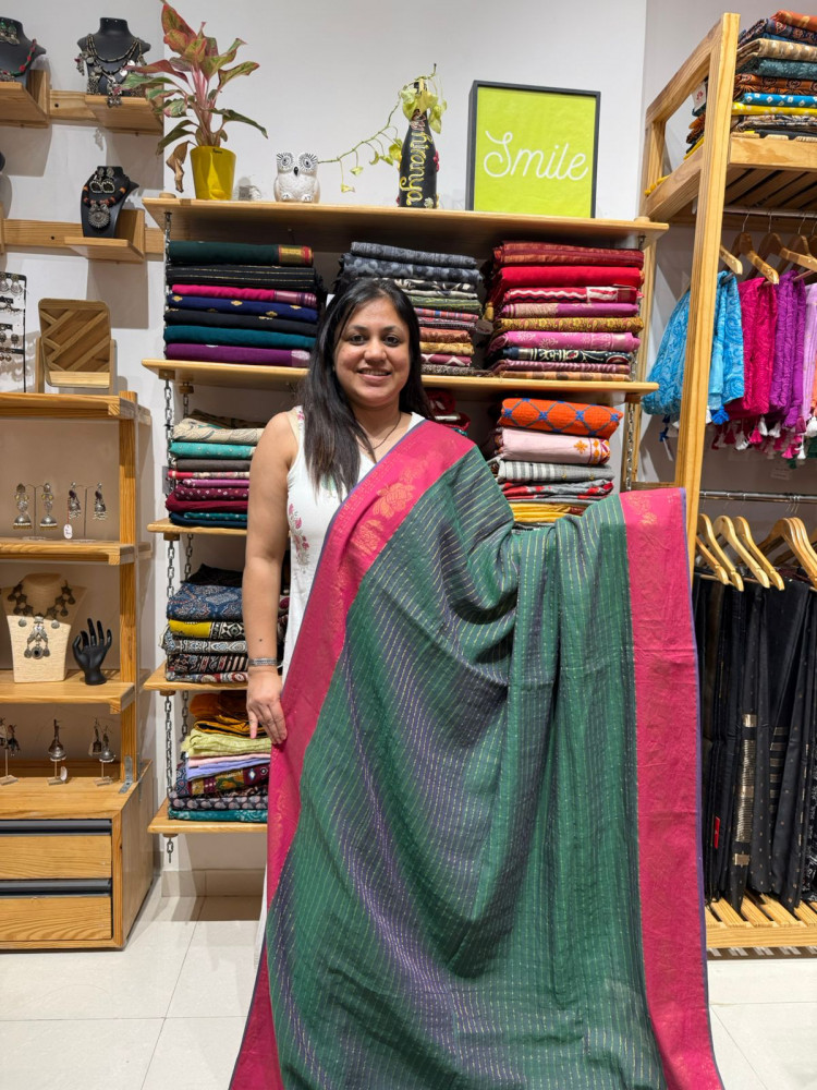Image of Mul Saree with Lotus Zari borders