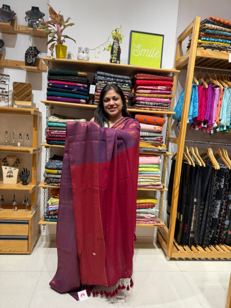 Mul Saree with Hibiscus Zari Motifs