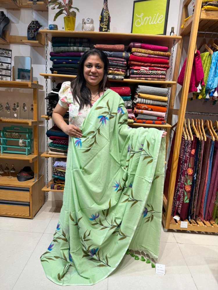 Image of Handpainted Mul Cotton Saree - Green
