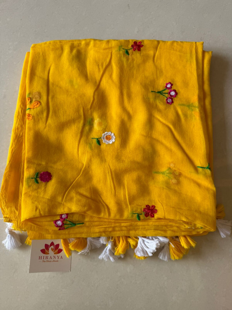 Image of Mul Cotton Phool Patta Embroidery Saree - YELLOW