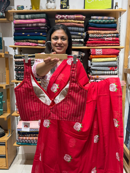 Rose Embroidery Mul Cotton Saree with Sleeveless Padded Blouse