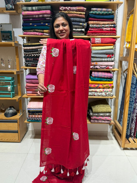 Rose Embroidery Mul Cotton Saree with Sleeveless Padded Blouse