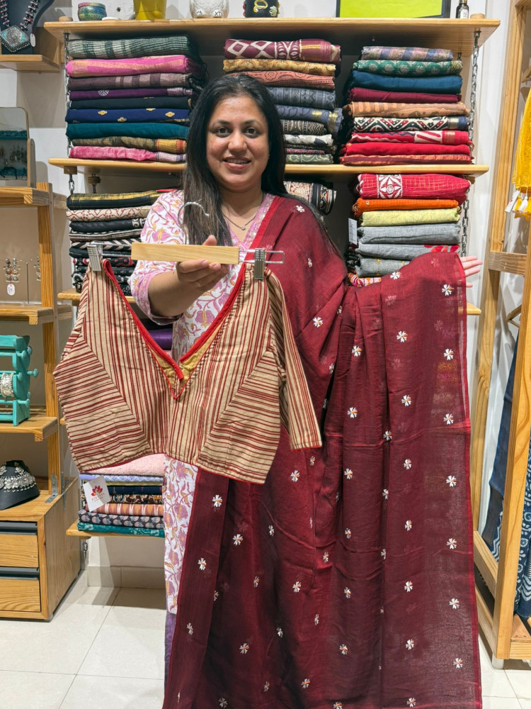 Image of Parijat Mul Cotton Saree with non Padded Blouse