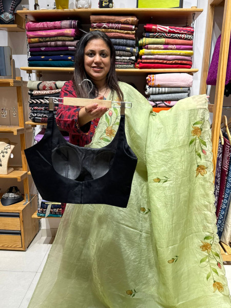 Crush Organza Saree with Free Size sleeveless blouse