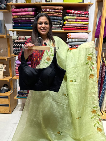 Crush Organza Saree with Free Size sleeveless blouse