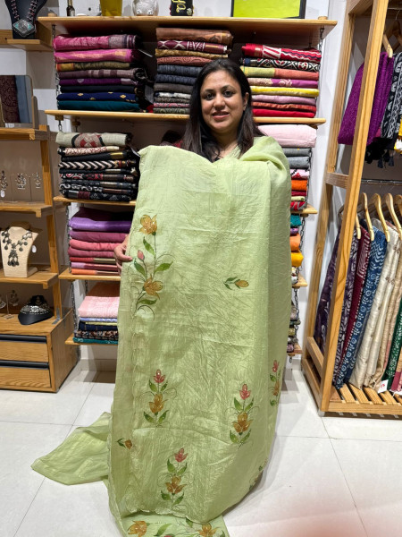 Crush Organza Saree with Free Size sleeveless blouse