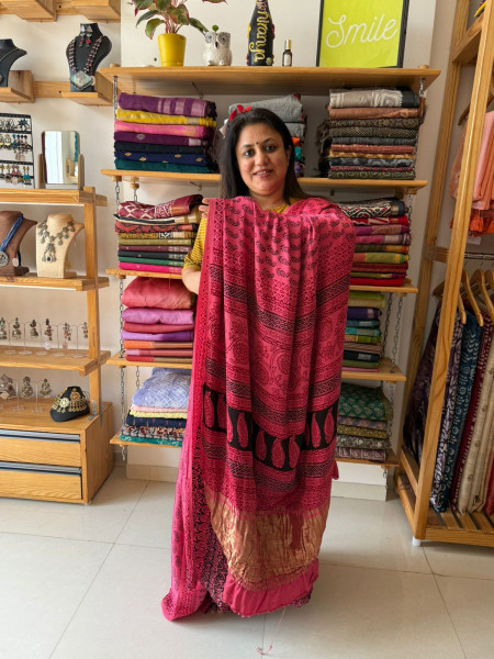 Modal Silk Bagh Print Saree with Sleeveless FREE SIZE Blouse