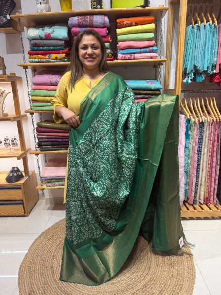 Blended Cotton Batik Saree Green