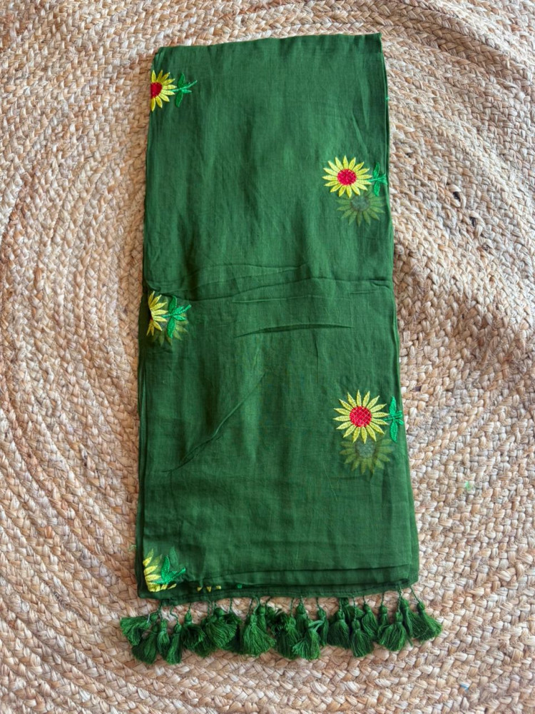 Image of Mul cotton Sunflower Embroidery- No blouse piece